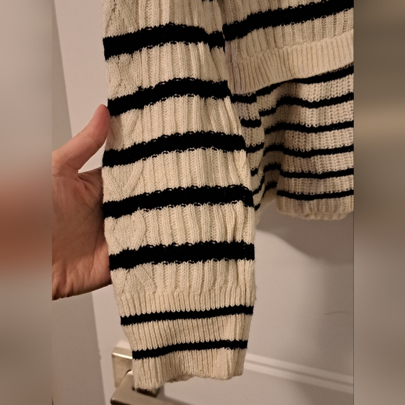 Banana Republic Wool Cashmere Blend Peplum Cable Knit Sweater - Picture 4 of 7